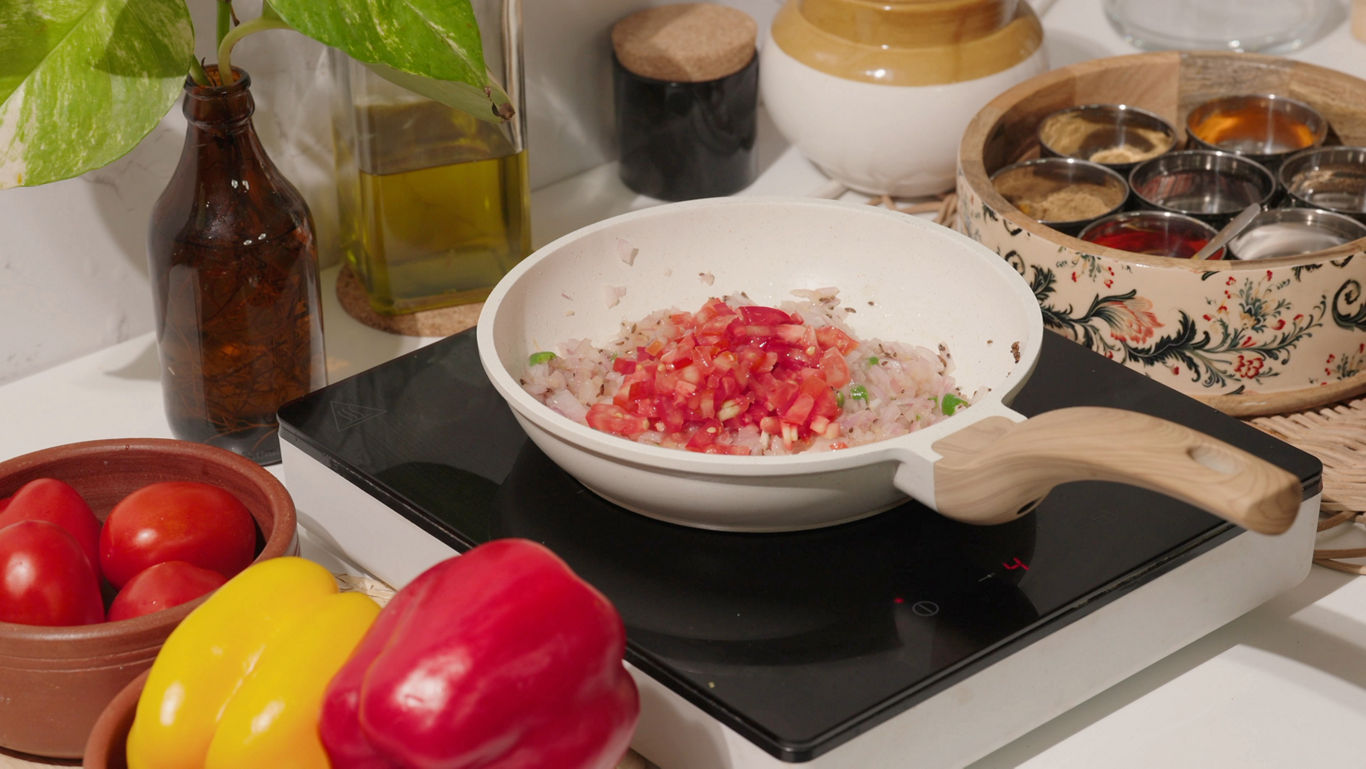 mix-in-the-tomatoes-spices-step-image